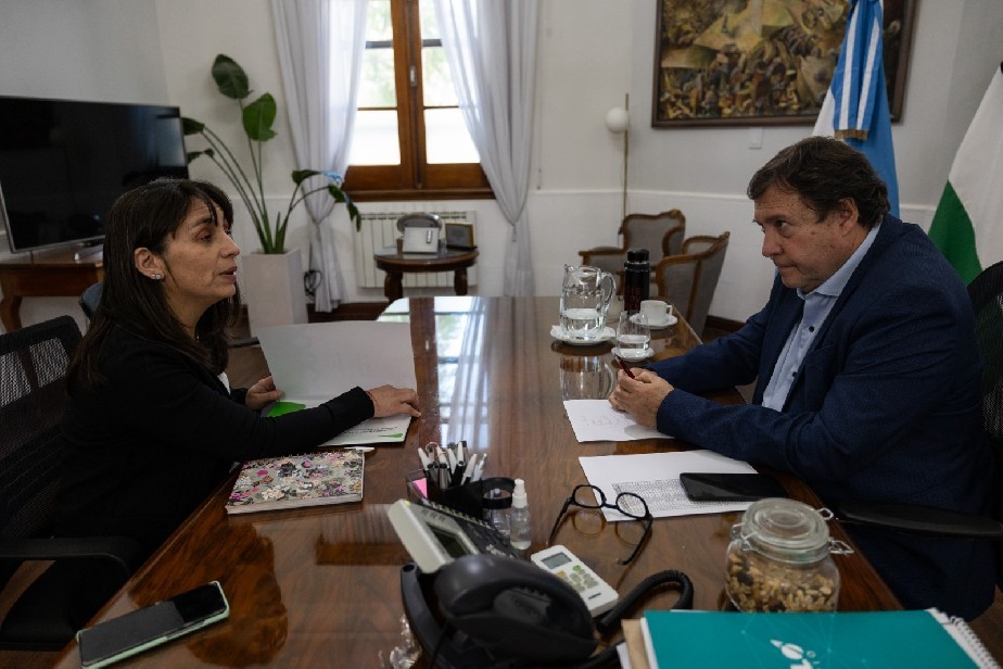 La Provincia destin fondos para finalizar viviendas en Sierra Colorada